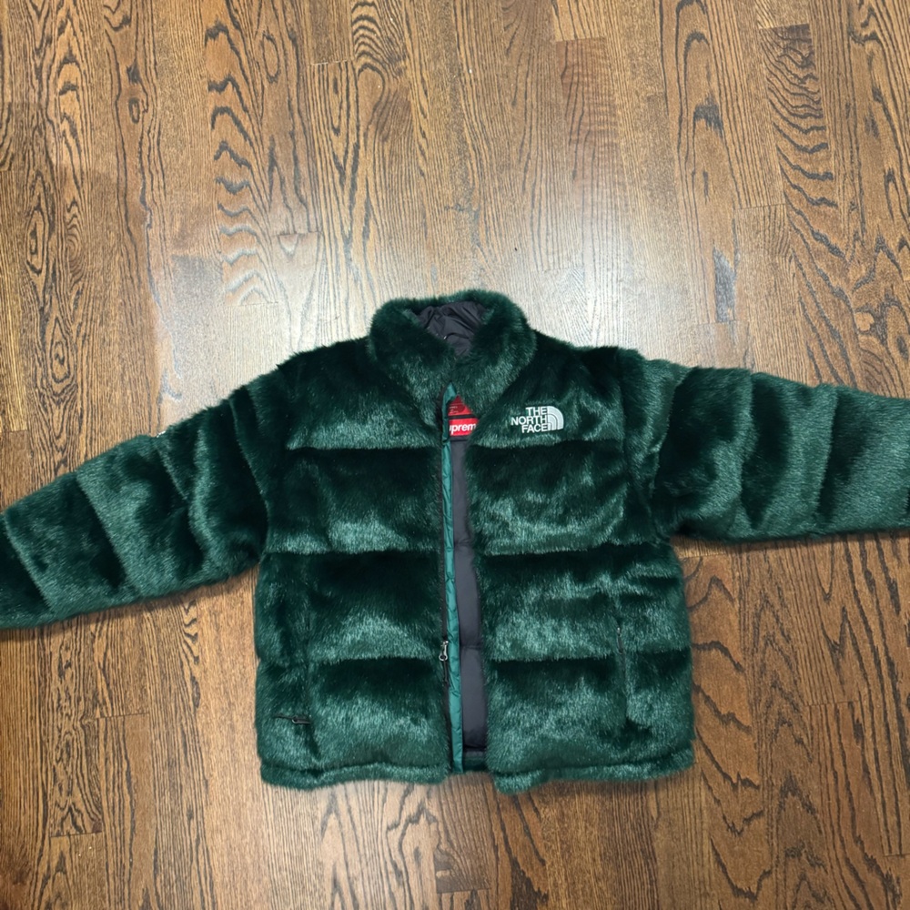 The north face x supreme men’s faux fur green parka jacket